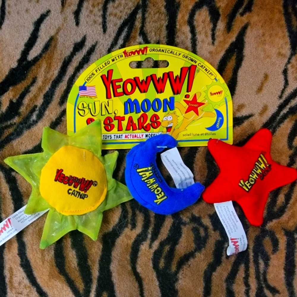 Yeowww! Cat Kitten Sun, Moon, and Stars Catnip Toys 3ok Each